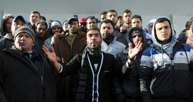 Tunisie: première nuit de couvre-feu face à une contestation inédite depuis 2011