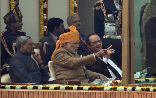 Inde: Hollande achève sa visite par le défilé du Republic Day