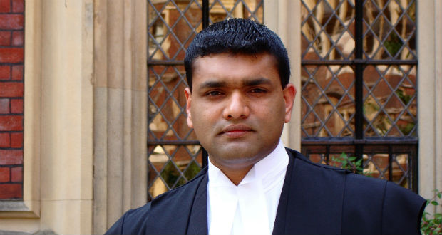 Ahmud Parwaiz Modaykhan vit son rêve au Royaume Uni