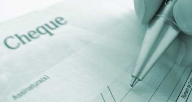 Des faux chèques utilisés pour effectuer des achats de Rs 4 millions
