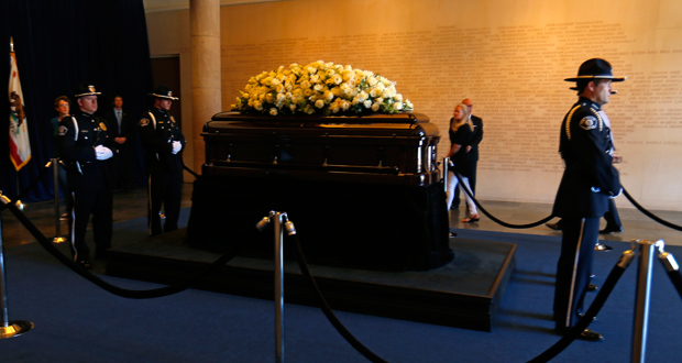 L'Amérique fait ses derniers adieux à Nancy Reagan, inhumée avec son époux