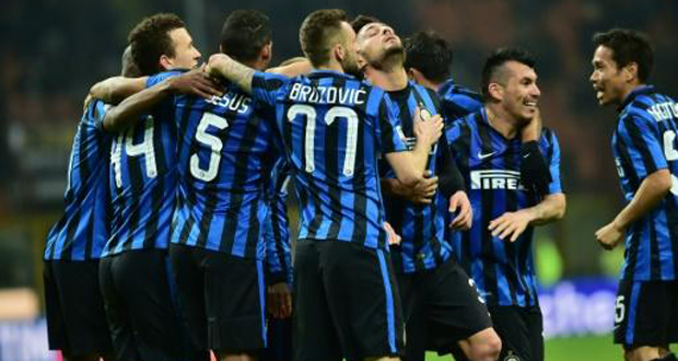 Italie: l'Inter gagne et y croit encore