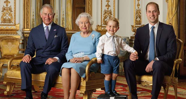 Le Royaume-Uni célèbre les 90 ans de sa reine, son fils lui lit du Shakespeare