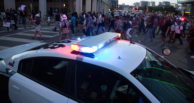 Etats-Unis: 3 policiers tués pendant un rassemblement à Dallas