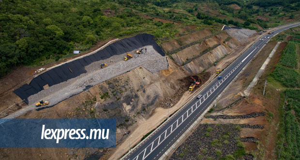 Plus de Rs 11 milliards dans des projets routiers
