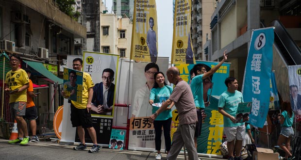Décès de domestiques à Hong Kong: manifestation contre le lavage de carreaux