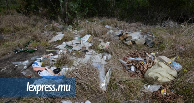 Bras-d’Eau: Bande d’ordures !