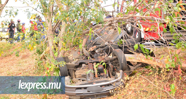 Collision entre trois véhicules à Riche-Terre: un motocycliste blessé