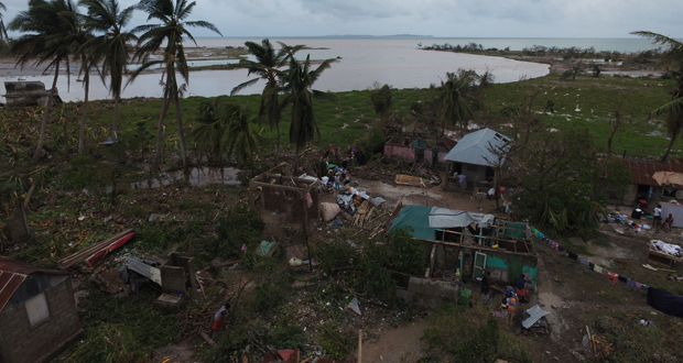 Plus de 300 morts dans le sud d'Haïti après le passage de l'ouragan Matthew