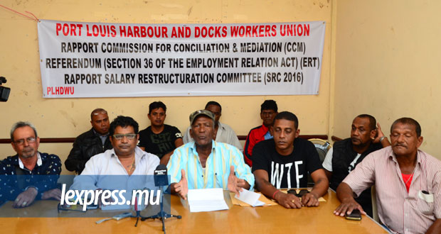 Un syndicat du port demande le gel du rapport salarial de cette année