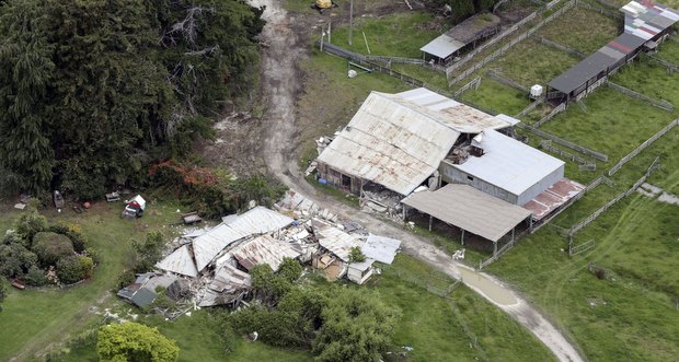 Séisme en Nouvelle-Zélande: les hélicoptères commencent à évacuer les touristes
