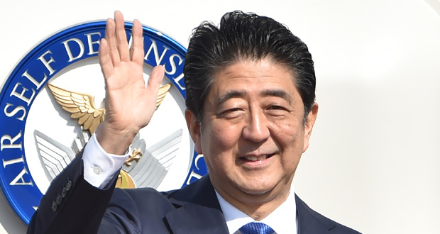 Japon: Abe en route pour New York où il sera le premier dirigeant à rencontrer Trump