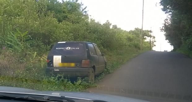 Voie publique ou cimetière de voiture ?