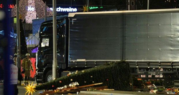 Un camion fonce dans un marché de Noël à Berlin: «probable attentat terroriste»