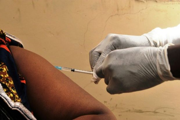 Ebola: un premier vaccin «jusqu'à 100%» efficace