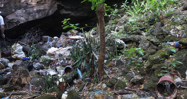 Roches-Noires: une cave transformée en… poubelle