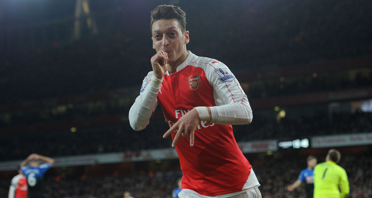 Özil prolongera à Arsenal si Wenger reste (interview)