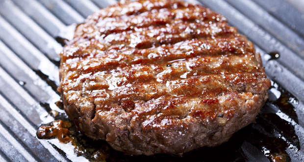 Les accros à la viande rouge souffrent plus souvent d'une inflammation courante de l'intestin