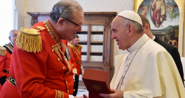 Le Grand maître de l'Ordre de Malte cède au pape et démissionne