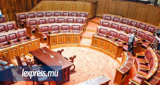Parlement: pas de séance spéciale, dit Hanoomanjee