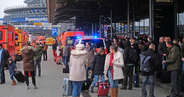 Fermeture temporaire de l'aéroport de Hambourg après des irritations respiratoires