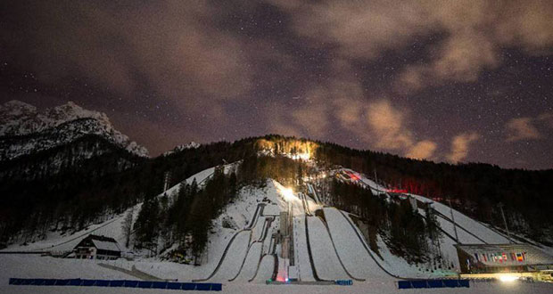 Slovénie: vol au-dessus d'un berceau du saut à skis