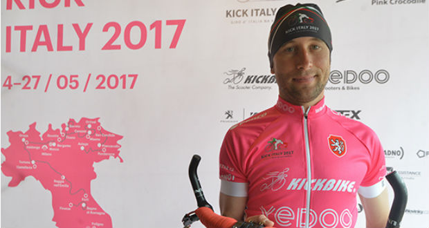 Le 100e Giro, un défi pour les fanas tchèques de la trottinette