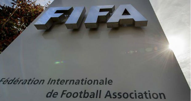Foot: la Fifa se sépare des deux présidents de sa commission d'éthique