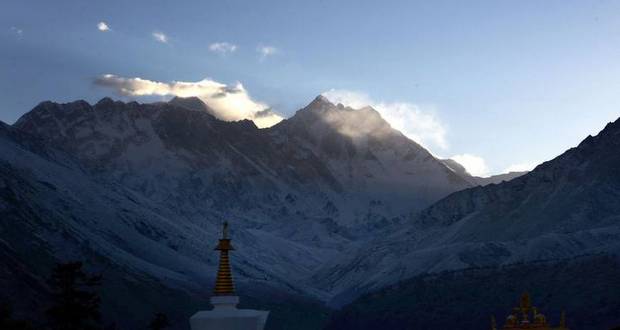 Une Indienne gravit l'Everest deux fois en une semaine, un record