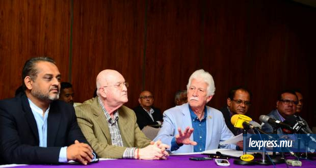 Bérenger sur le «deal» proposé à Rawat: «Ki rol Pravind Jugnauth ine zoué ladan ?»