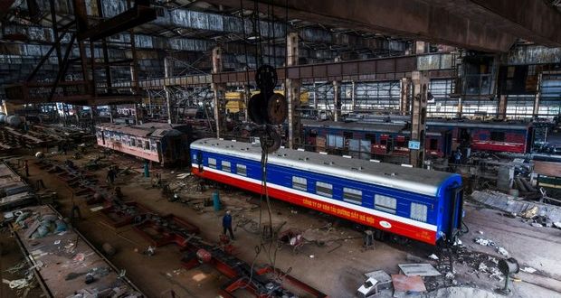 A Hanoï, la vieille usine ferroviaire se meurt