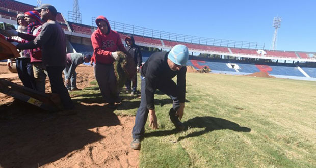 Au Paraguay, des supporteurs ultras construisent leur propre stade