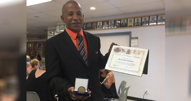Au Canada: le Mauricien Kerselin Fumier reçoit la médaille d'honneur
