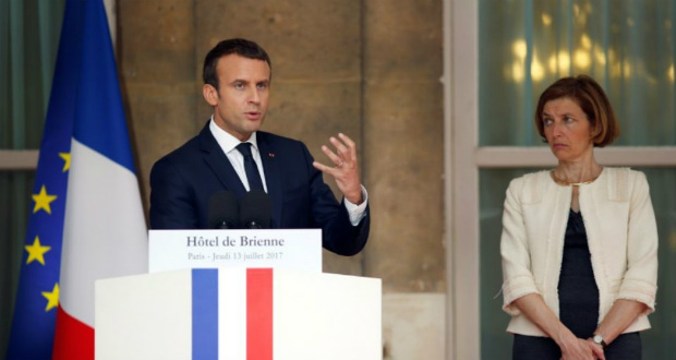 Macron rappelle les militaires à l’ordre sur le budget