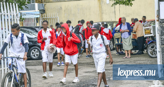 Inscription en Grade 7: la bataille pour les collèges régionaux lancée