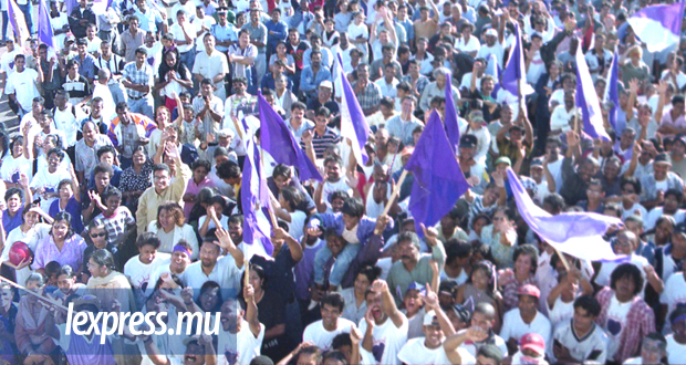 Il y a 17 ans le 11 & 12 septembre 2000 - Elections générales: L’alliance MSM-MMM remporte 54 des 60 sièges