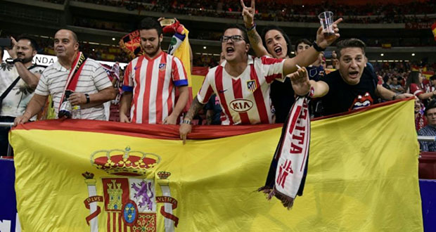 Espagne: le Barça reçu à Madrid avec drapeaux et chants espagnols