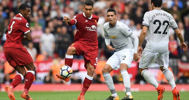 Football: Liverpool et Manchester United dos à dos à la pause