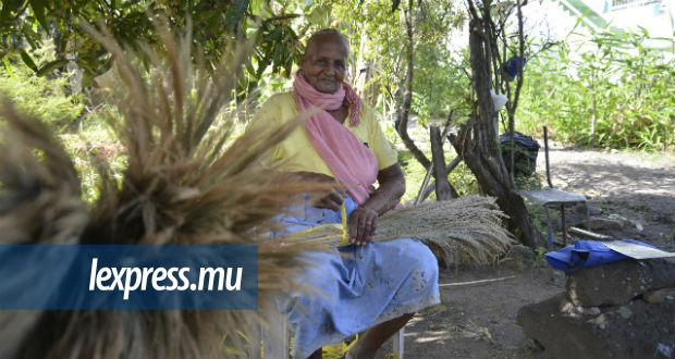 Poste-de-Flacq: «Je travaillerai tant que ma santé me le permettra» dit Jaywantee, 75 ans