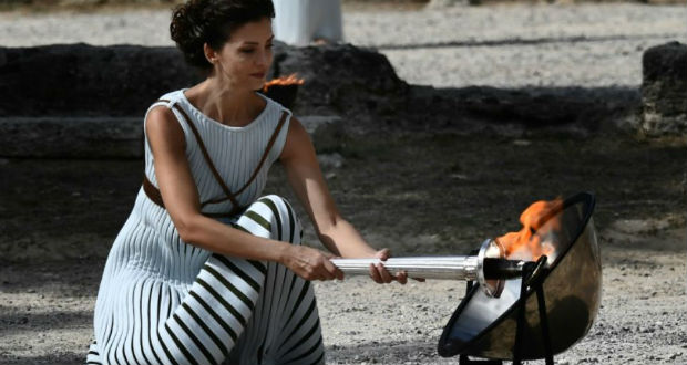 JO d'hiver 2018: la flamme olympique allumée mardi à Olympie