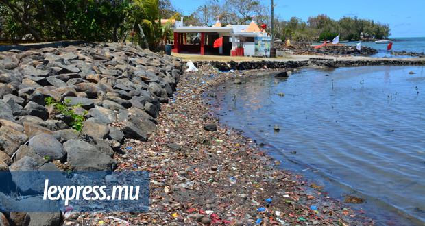 Poudre-d’or: pollution visible dans la mer