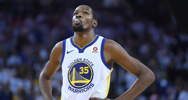 NBA: les Warriors planent, les Cavaliers tombent