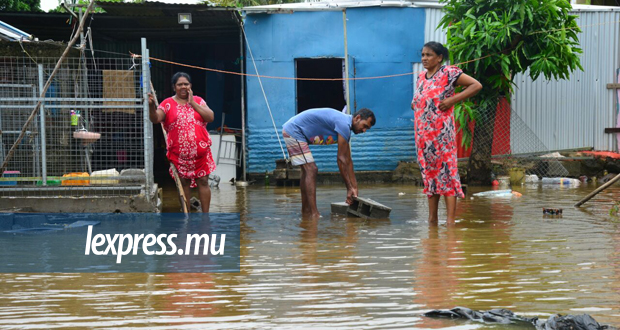 Inondations: Pravind Jugnauth se rend dans les régions sinistrées