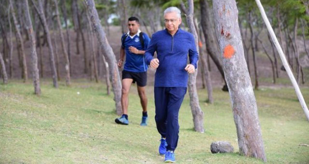 Quand Pravind Jugnauth soigne son image et son look...