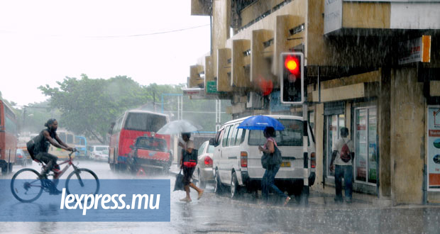 Météo: Le parapluie encore de rigueur