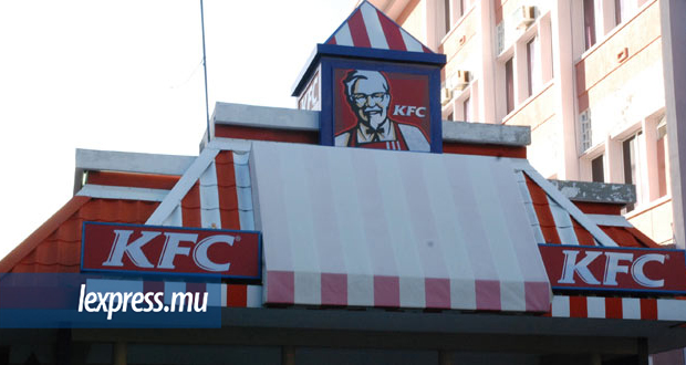 Cancrelat dans un «zinger»: KFC blanchi grâce à un témoignage peu convaincant