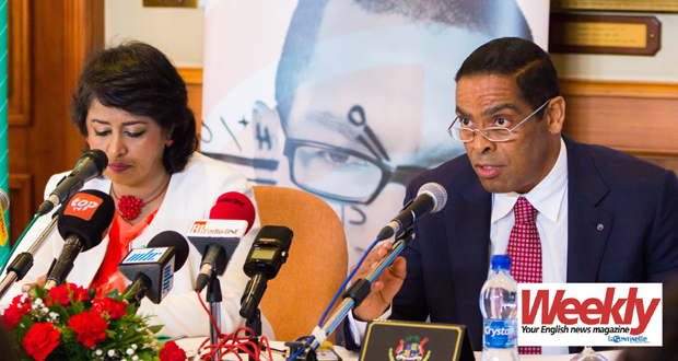 Deputy PM closes ranks around President in credit card affair