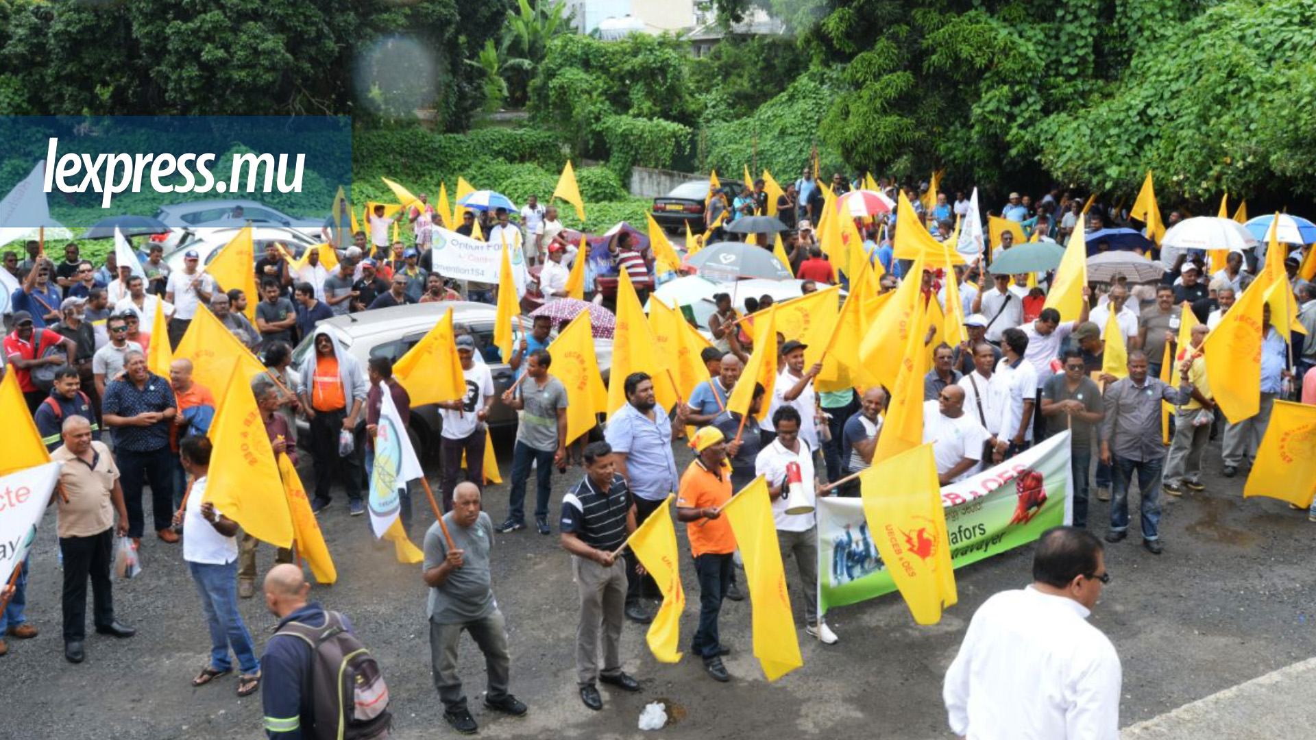 Manifestation à Rose-Hill: les employés du CEB descendent dans la rue