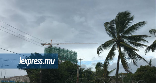Mauvais temps: une perturbation tropicale s’intensifie 