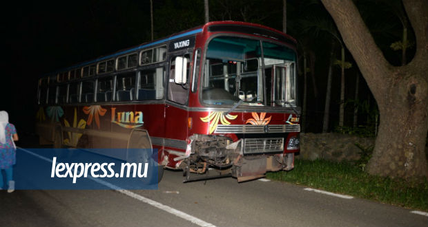 Accident mortel à Petit-Raffray: le chauffeur de l’autobus arrêté à l’hôpital